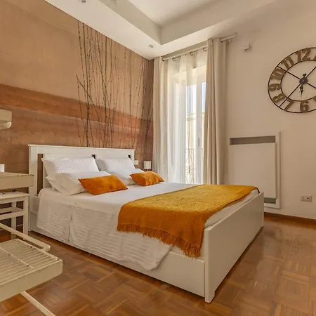 Palazzina Privata Con Terrazza Vista Cattedrale * Bari